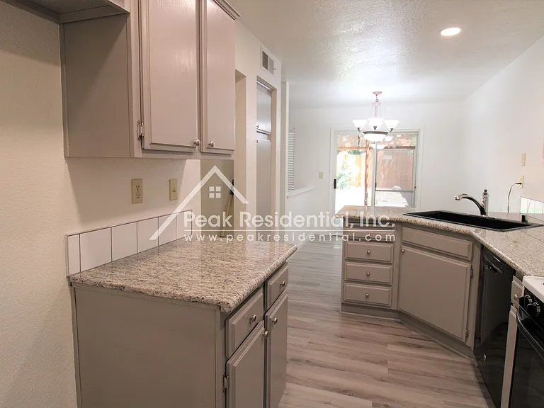 2641 Decker Way — Photo 15