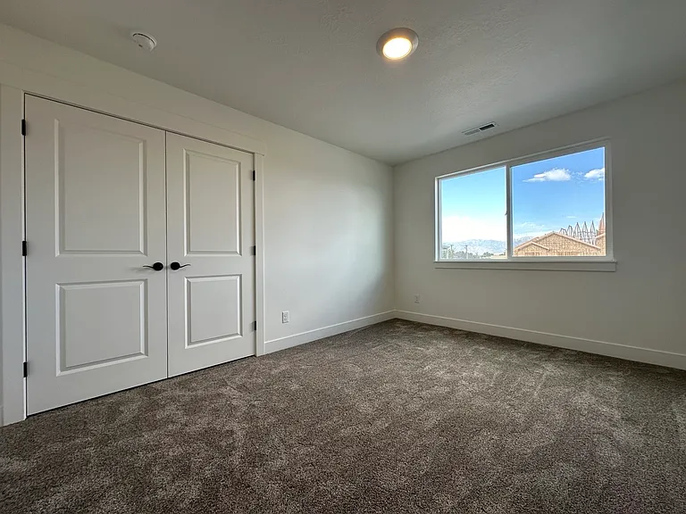 719 N 160 E #1 — Photo 7