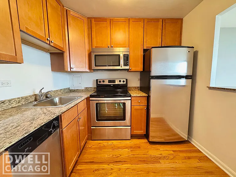 5610 N Sheridan Rd #5650-2F — Photo 2