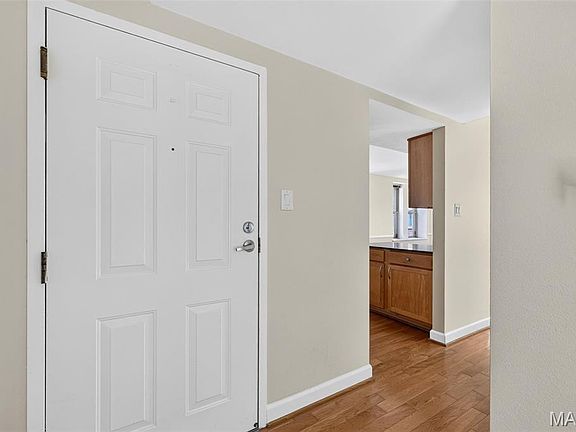 3rd image of 5360 Pershing Ave APT 6C