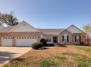 5 Saint Anthony Dr, Saint Peters, MO 63376