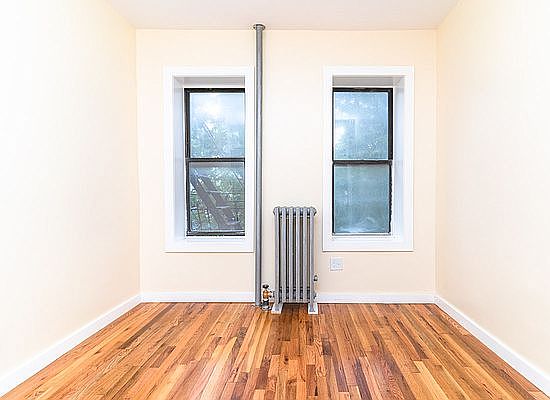 4th image of 134 Boerum St APT E4