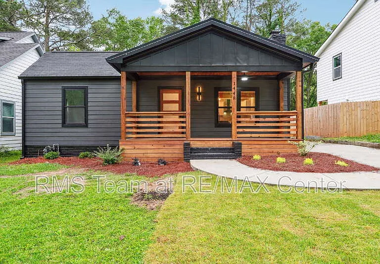 1448 Westboro Dr SW — Photo 1
