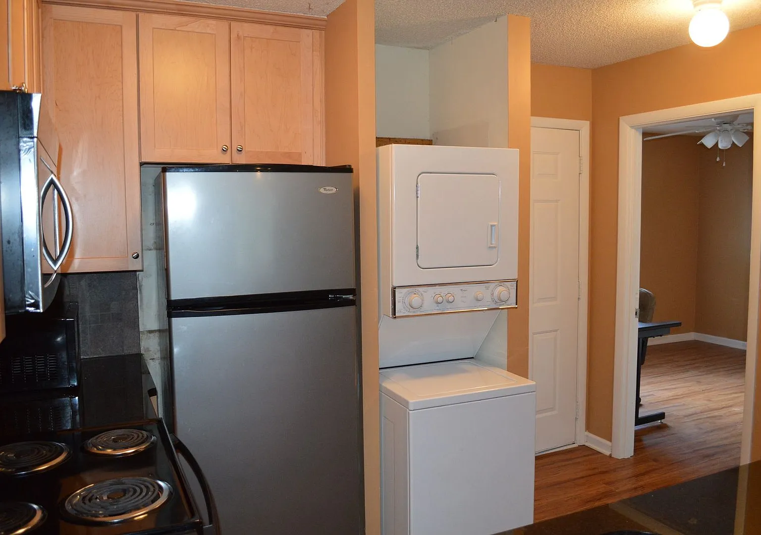 2 Bedroom, 2 Bathroom Apartment in Cedarwood — Photo 4