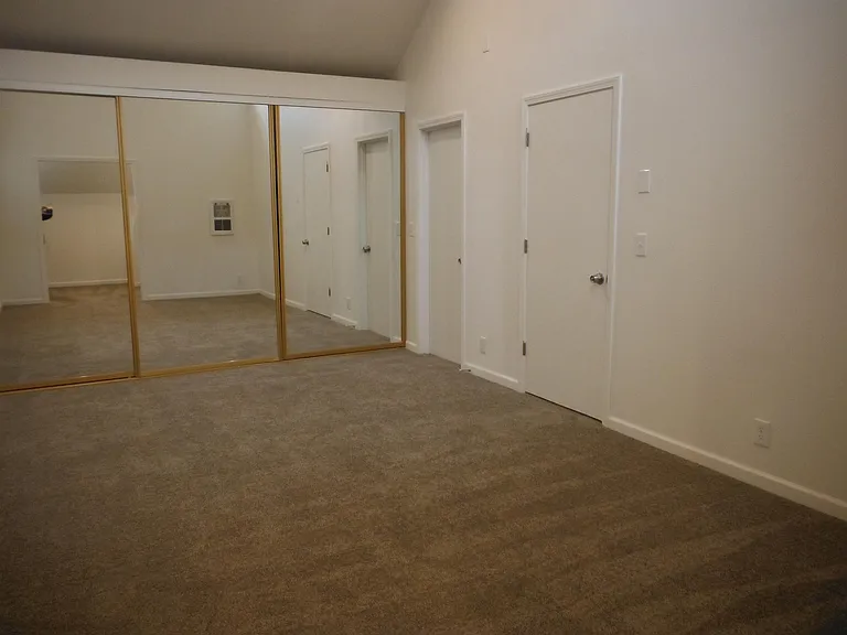 260 N Adams St #6 — Photo 9