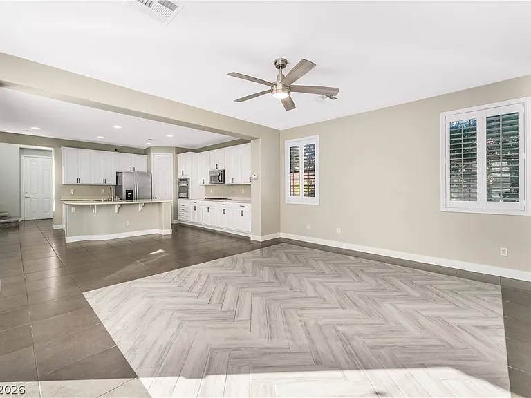 2348 Brooklyn Bridge St — Photo 14