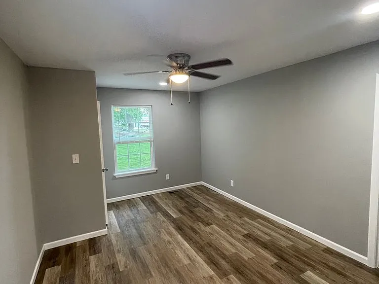 1005 E Monroe St — Photo 8