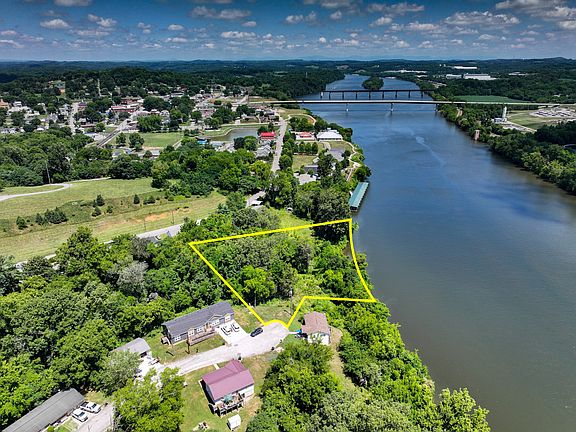 2nd image of 100 Riverview Dr