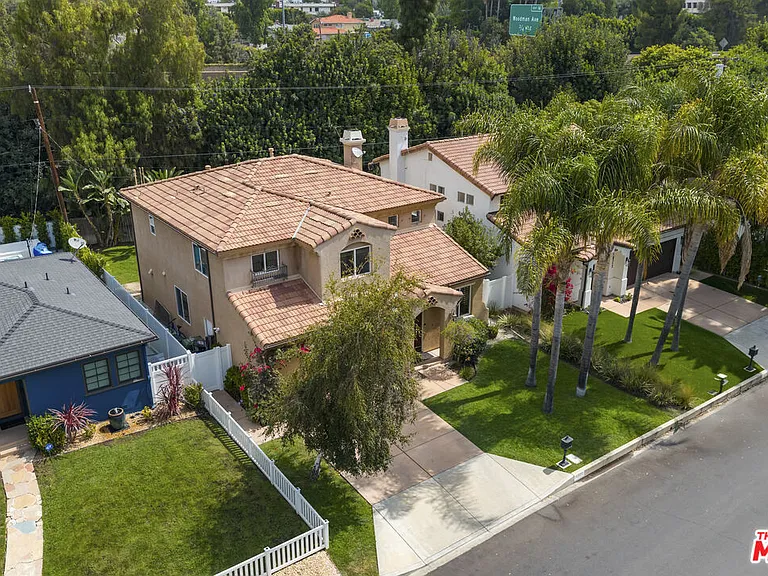 14321 Hortense St — Photo 5