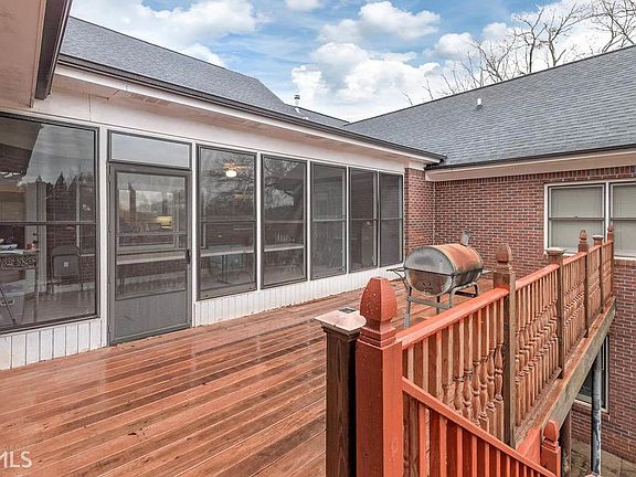 5th image of 1208 Mill Creek Ln