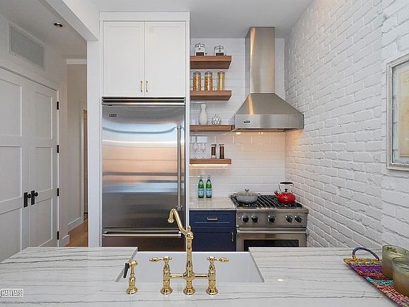 4th image of 34 Maspeth Ave #201