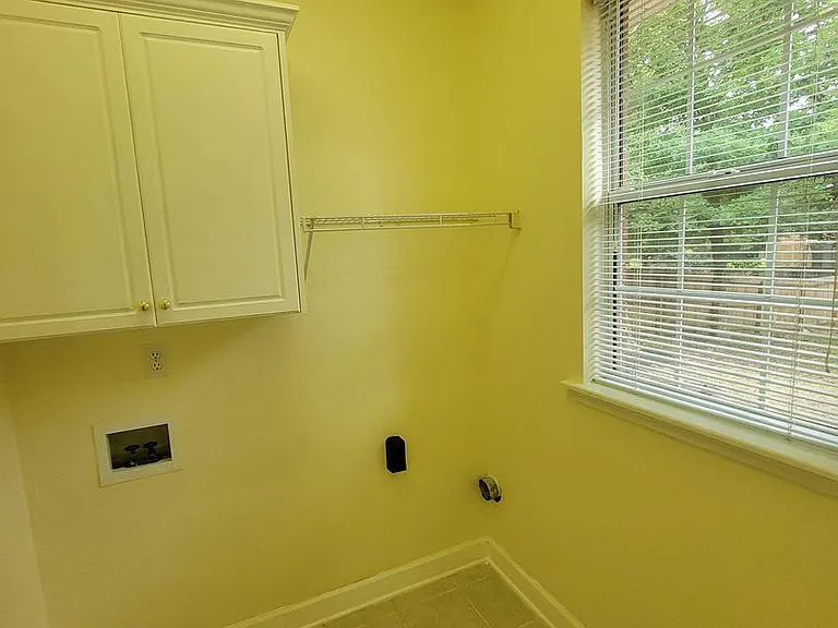 1063 Waltons Pass — Photo 18