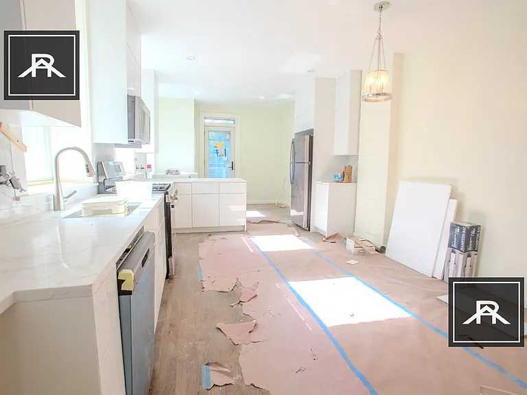 1728 Beacon St — Photo 5