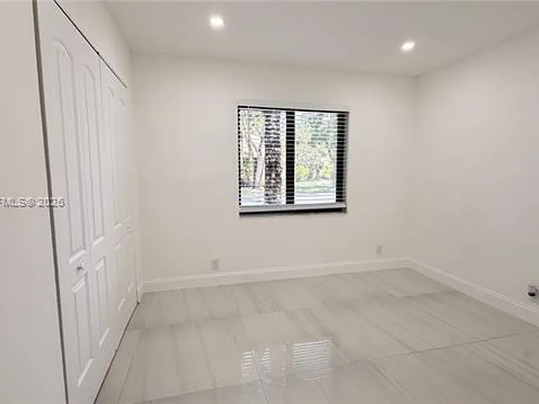 36 Chestnut Cir #0 — Photo 11