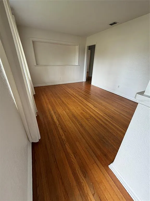 4 bed, 2.0 bath, 1392 sqft, $2,550 — Photo 3
