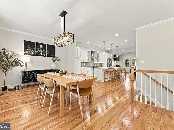 3rd image of 184 Cricket Ave