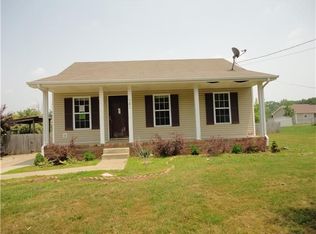 960 Applegrove Cir, Clarksville, TN 37040