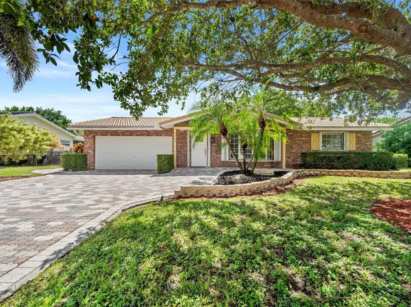 9064 NW 23rd Pl, Coral Springs, FL 33065