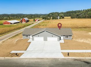 805 & 807 Hay Crk, Reedsburg, WI 53959