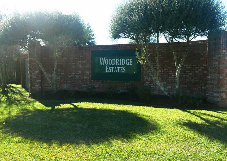 1st image of 1003 Woodridge Dr
