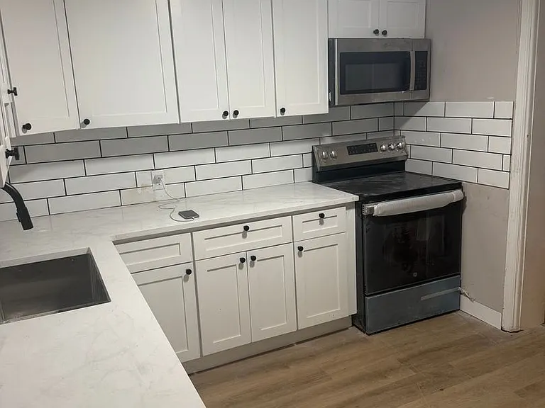1019 Green Ln — Photo 6