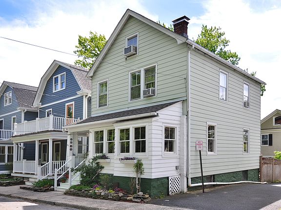 2nd image of 10 Croton Pl