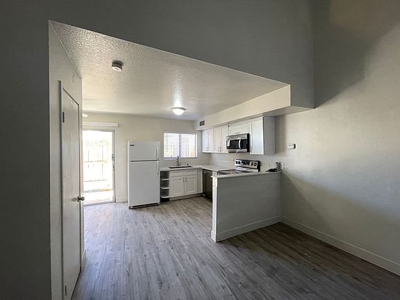 3rd image of 5135 Golden Ln #A