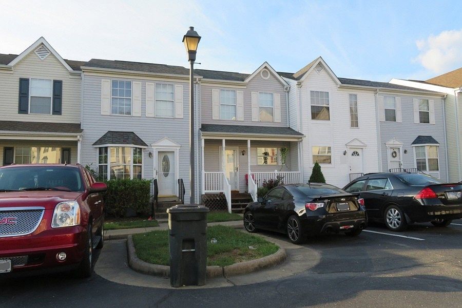 2nd image of 307 Mayfair Pl
