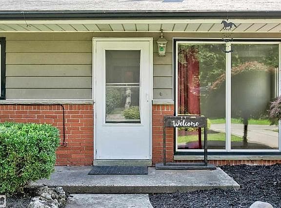 2nd image of 39314 Charbeneau St