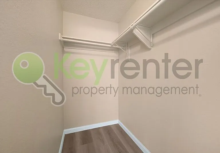 1071 Santiago Ave #5 — Photo 10