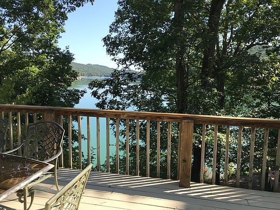 3rd image of 895 Norris Shores Dr