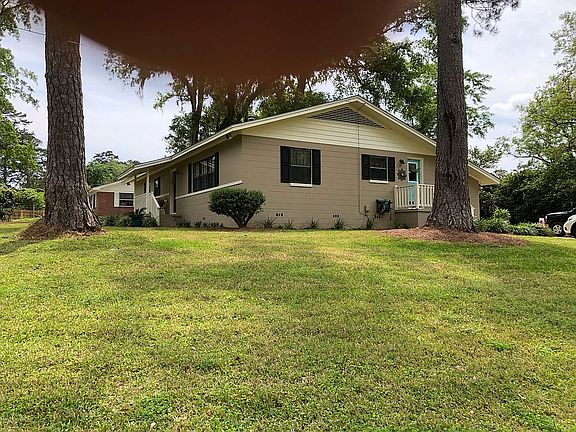 5th image of 1526 Coombs Dr
