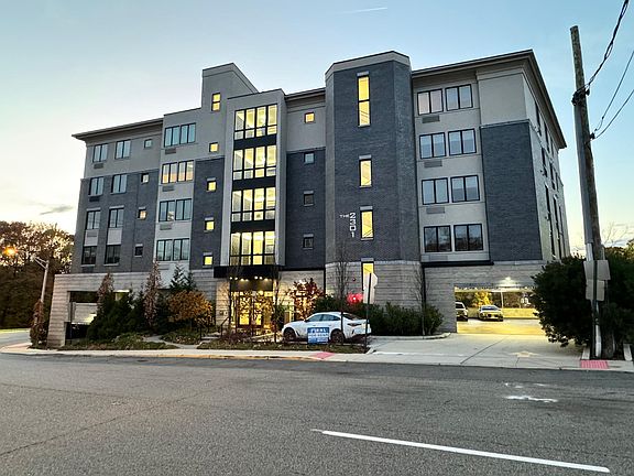 2nd image of 2301 Lemoine Ave Unit 604