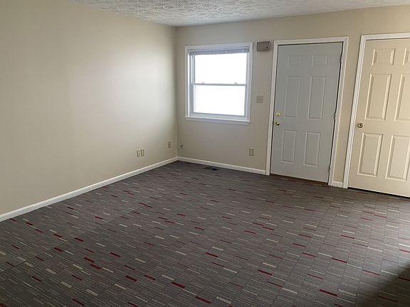 5th image of 109 N Sale St APT 1
