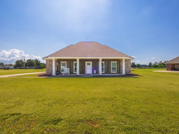 159 Bayou Crossing Dr, Raceland, LA 70394