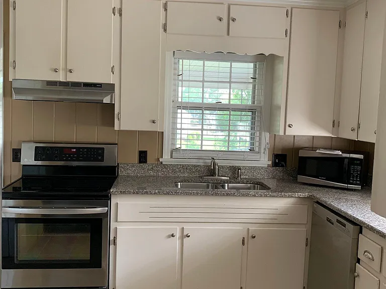 207 Clifton St — Photo 4