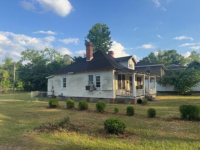 1st image of 1090 College Ave