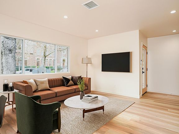 4th image of 2222 Dorris Pl