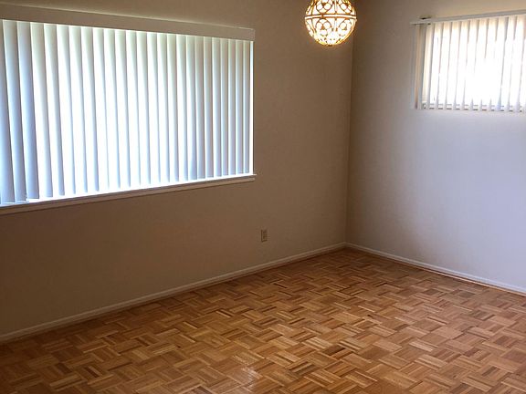 4th image of 600 N 21st St