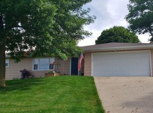 1008 N Division St, Audubon, IA 50025