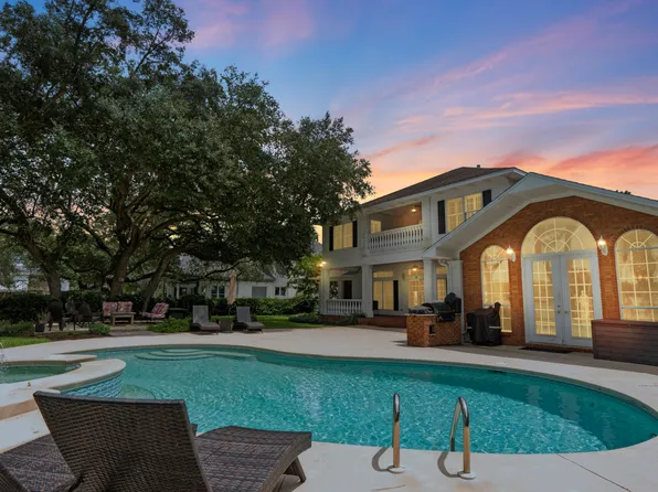 913 Sara Dr, Shalimar, FL 32579