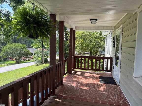 2nd image of 107 Irene Cir