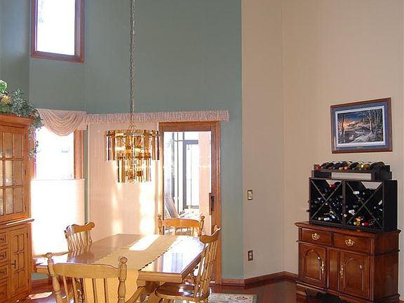 4th image of 7391 Hartcrest Ln