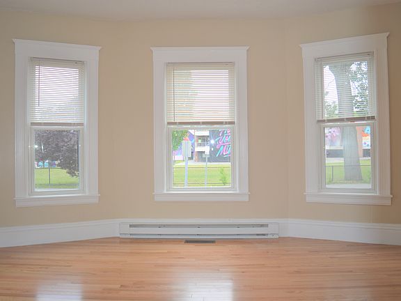 3rd image of 98 West St APT 1
