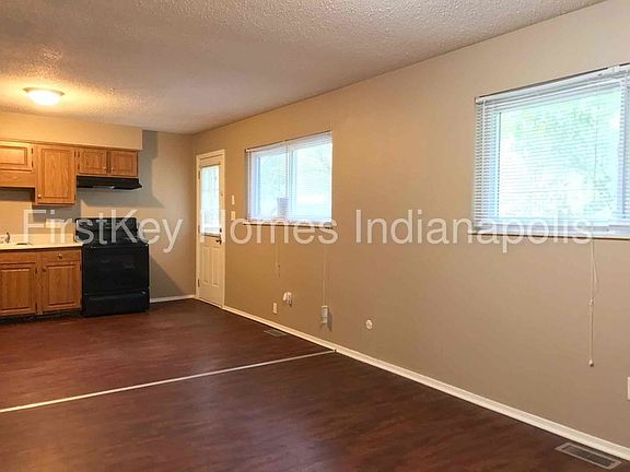 4th image of 10213 Greenbrook Ct