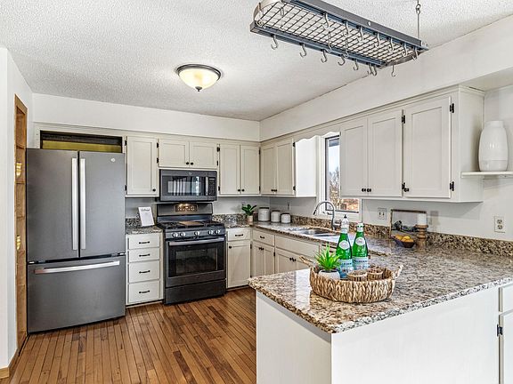 2nd image of 3301 Edgemere Ave