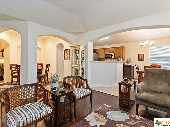 4th image of 2241 Bentwood Dr