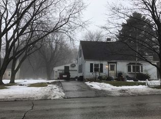 1425 Viebahn St, Manitowoc, WI 54220