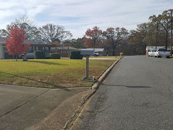 5th image of 107 Dahlia St