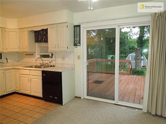 Open dining room kitchen area.